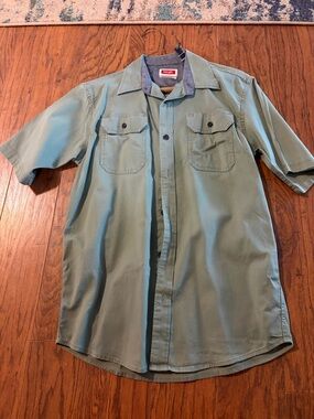 Wrangler Men's Short-Sleeve Button-Down Shirt in Sage Green